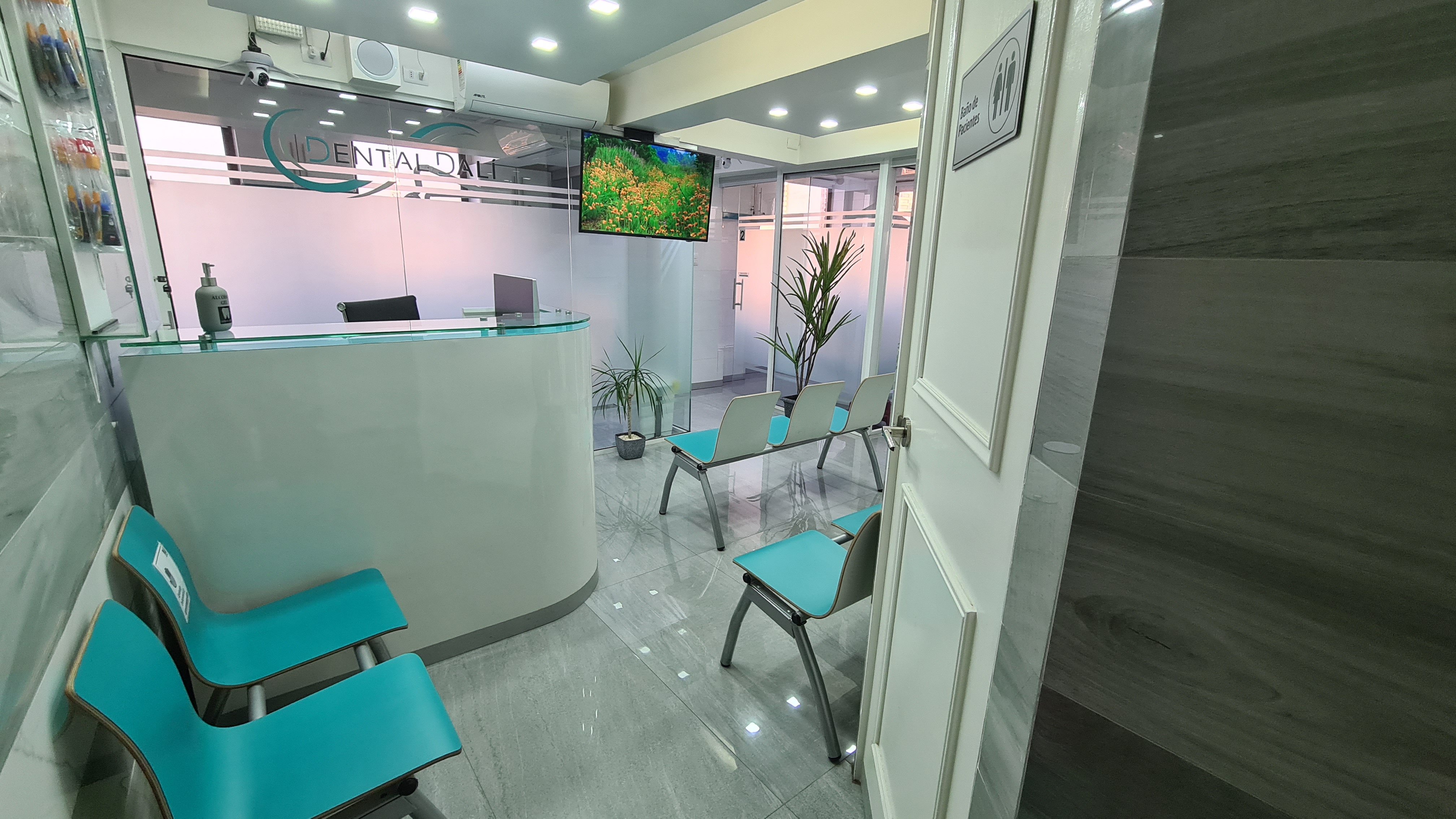 Recepción centro odontológico, La Florida. Santiago